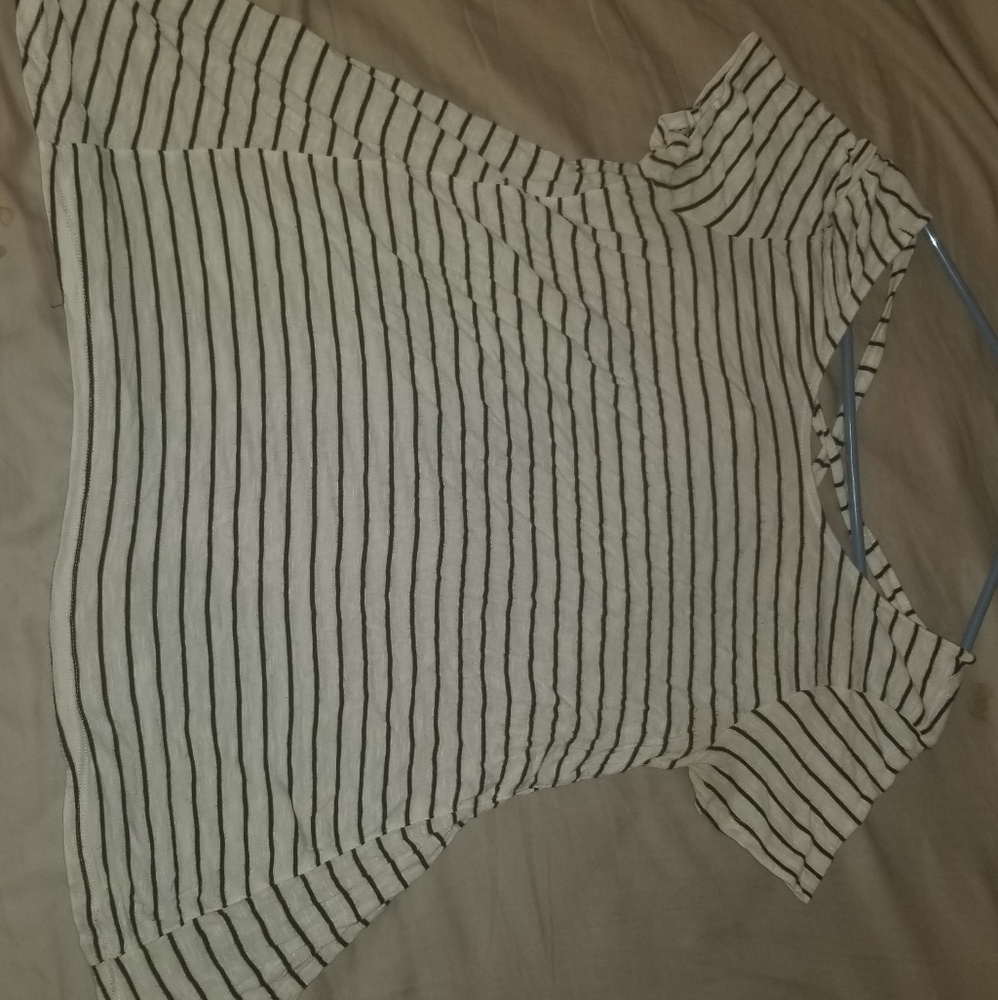 Mossimo crisscrossed Back tee